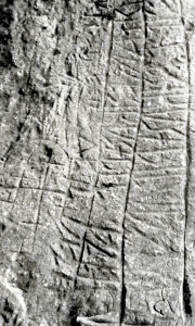  Etruskische Zeichen am Schneidjoch